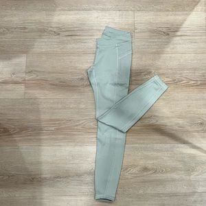 Hollister/Gilly Hicks Workout Leggings